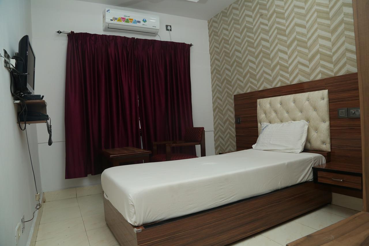 Konark Lodge 维沙卡帕特南 外观 照片